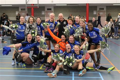 Foto's Handbal Travelbags HV Zwolle 